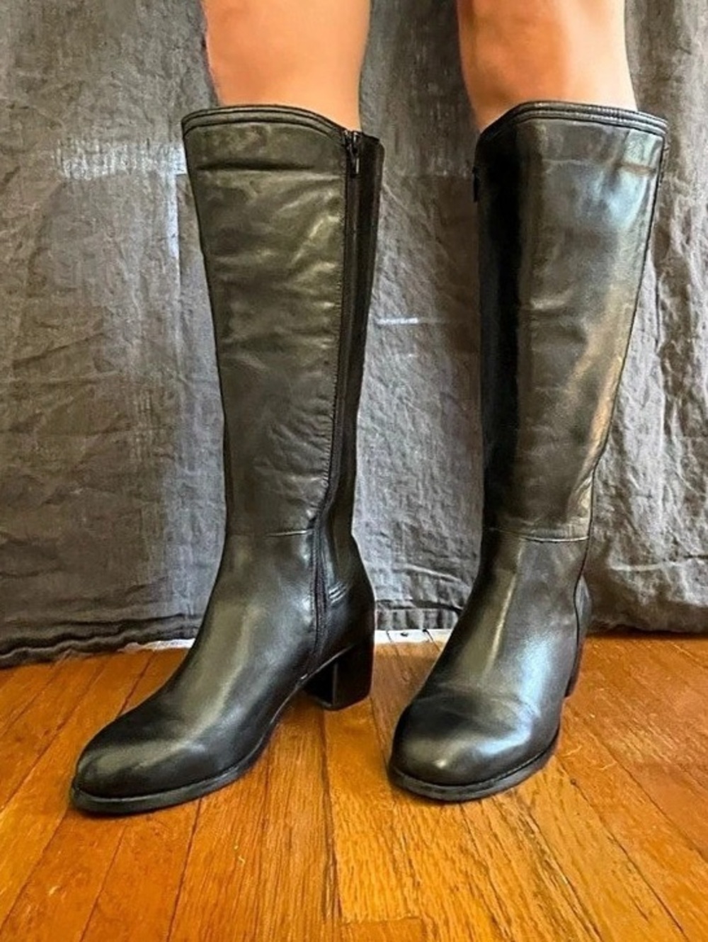 Black Leather Heeled Boots Size 7W